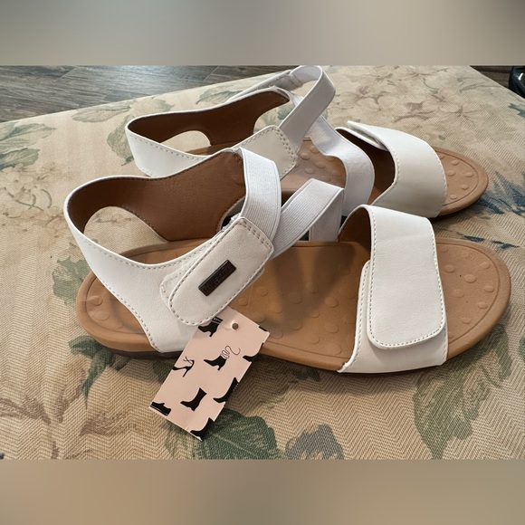 Mysoft Women’s White Arch Support Sandals NWT Sz 8 - Picture 3 of 5
